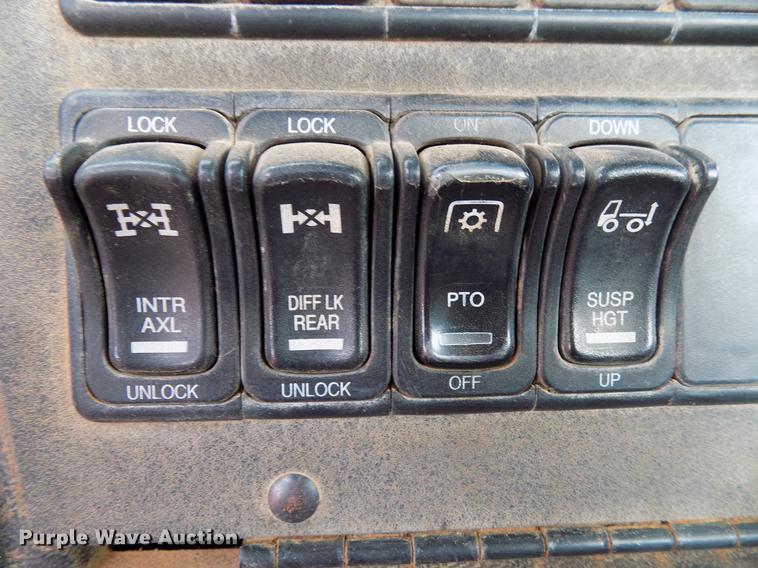 image for item DG3330 2012 Western Star 4900FA semi truck