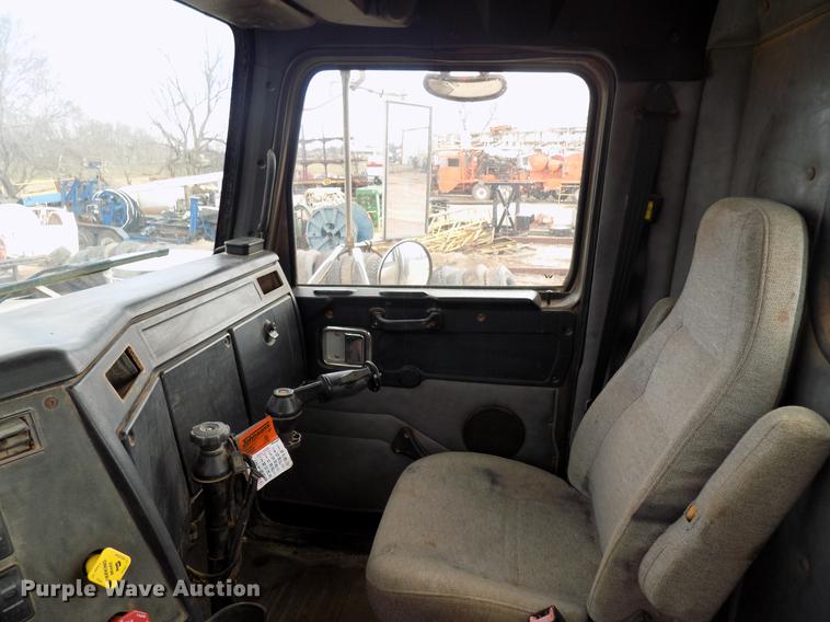 image for item DG3330 2012 Western Star 4900FA semi truck