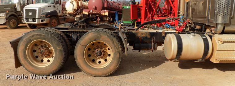 image for item DG3330 2012 Western Star 4900FA semi truck