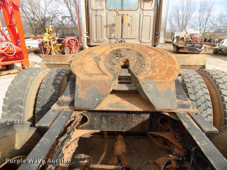 image for item DG3330 2012 Western Star 4900FA semi truck