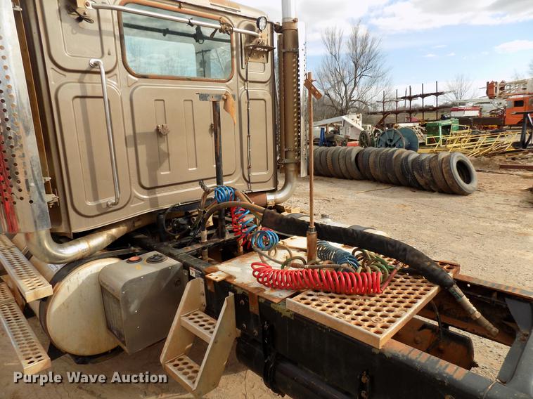 image for item DG3330 2012 Western Star 4900FA semi truck