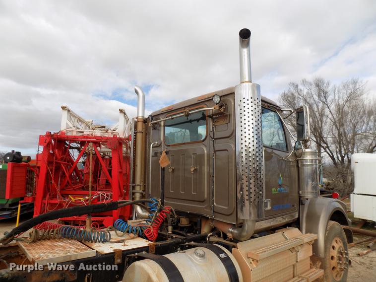 image for item DG3330 2012 Western Star 4900FA semi truck