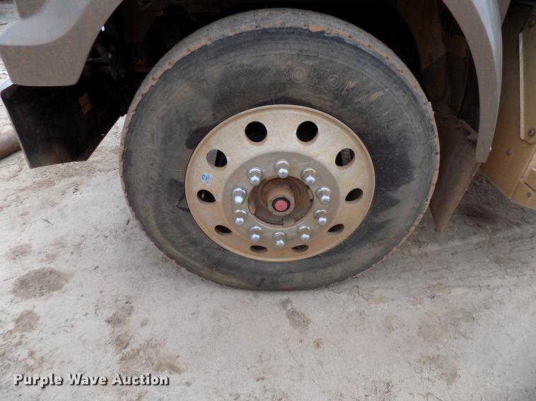 image for item DG3330 2012 Western Star 4900FA semi truck