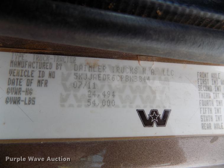 image for item DG3330 2012 Western Star 4900FA semi truck