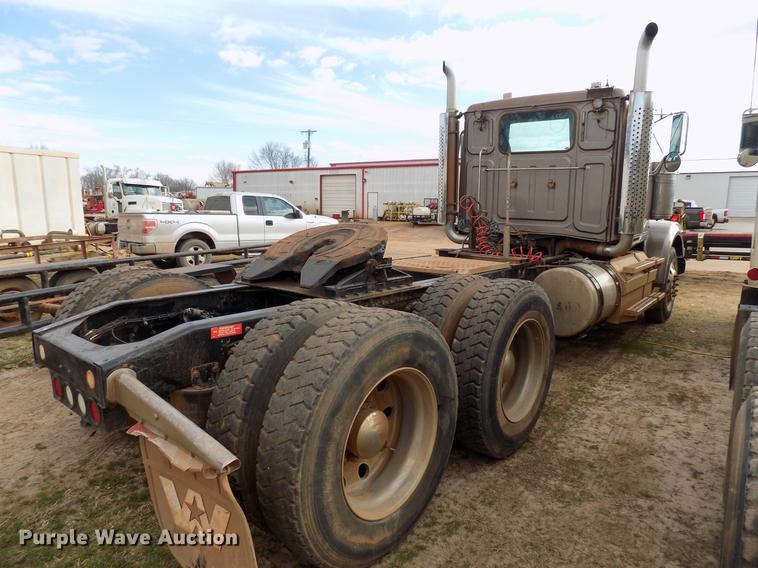image for item DG3331 2013 Western Star 4900SF semi truck