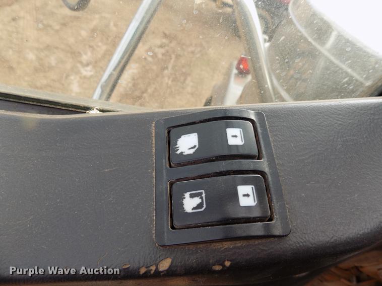 image for item DG3331 2013 Western Star 4900SF semi truck