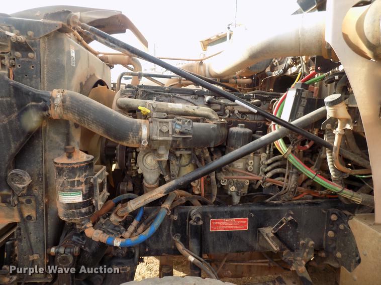 image for item DG3331 2013 Western Star 4900SF semi truck