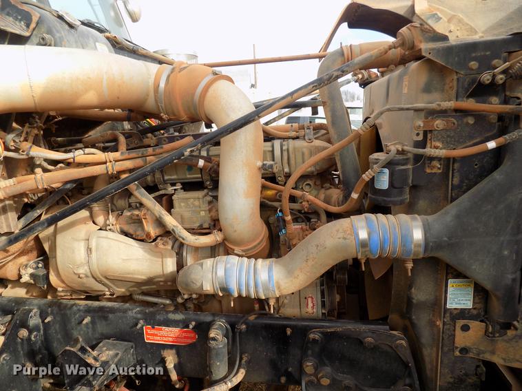 image for item DG3331 2013 Western Star 4900SF semi truck