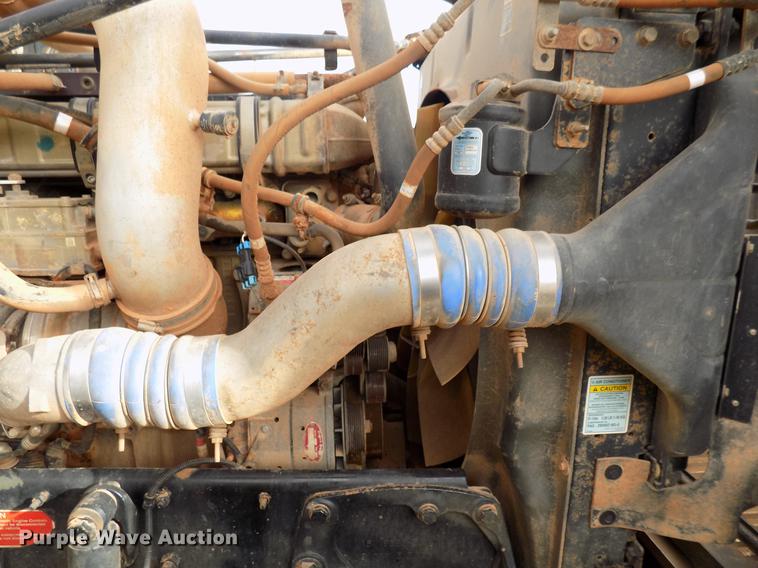 image for item DG3331 2013 Western Star 4900SF semi truck