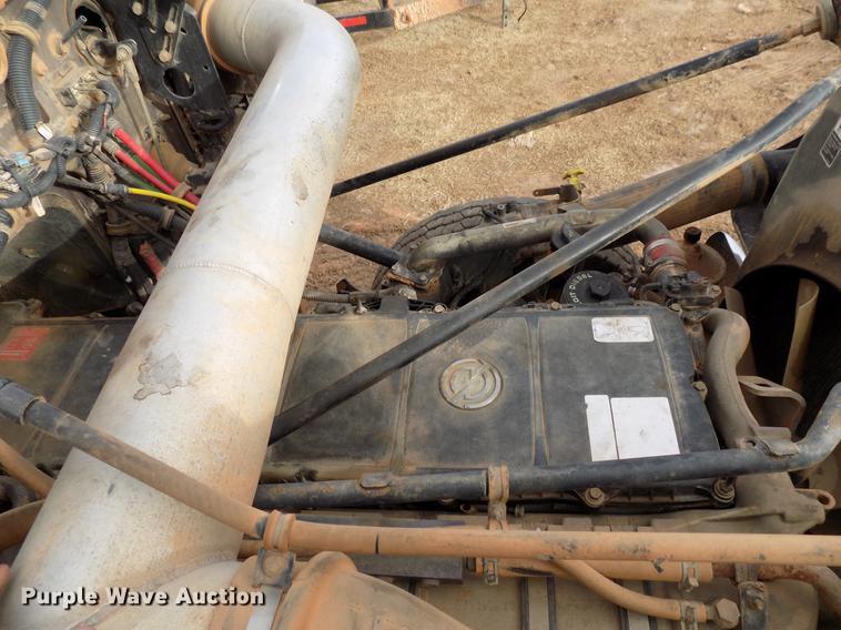 image for item DG3331 2013 Western Star 4900SF semi truck