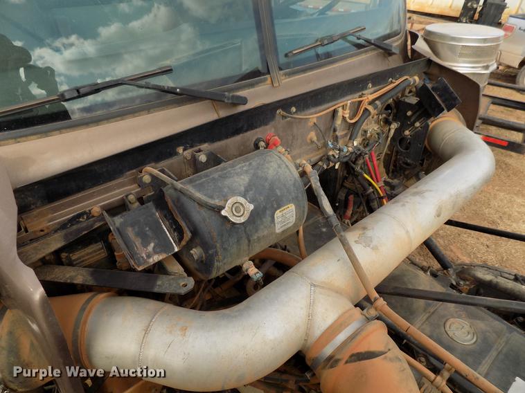 image for item DG3331 2013 Western Star 4900SF semi truck