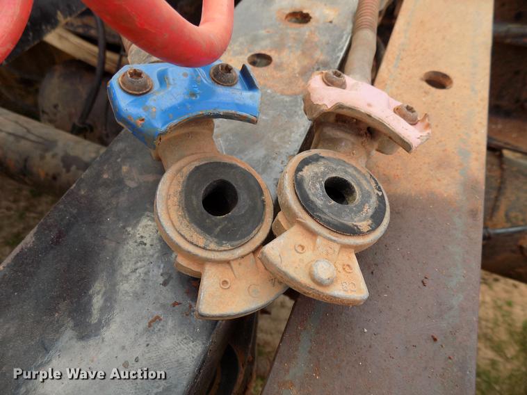 image for item DG3331 2013 Western Star 4900SF semi truck