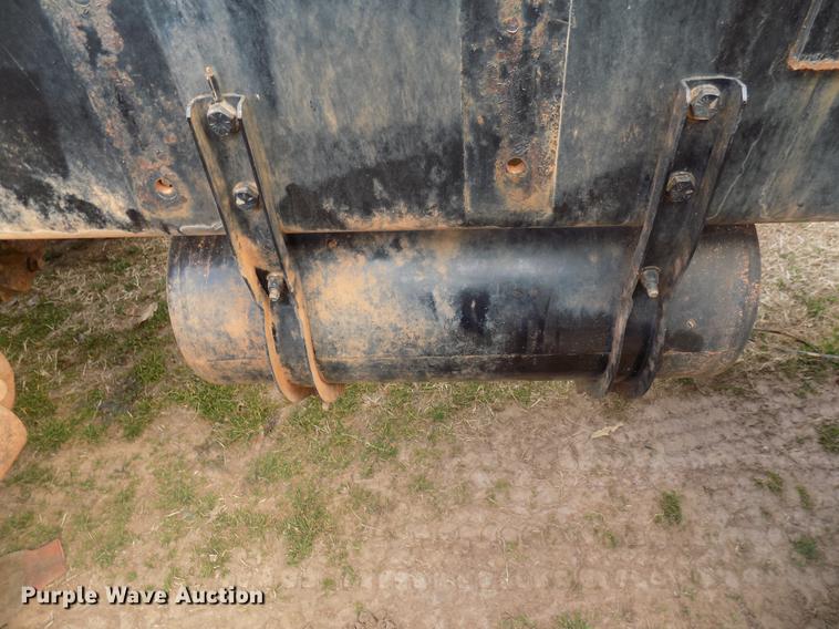 image for item DG3331 2013 Western Star 4900SF semi truck