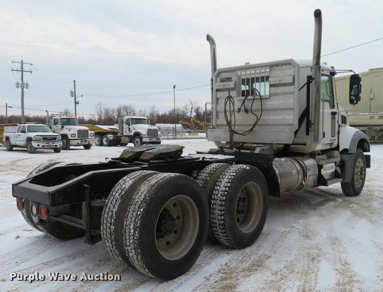image for item DG3821 2012 Mack GU713 semi truck