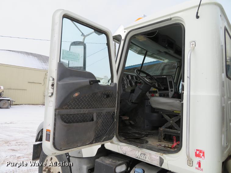 image for item DG3821 2012 Mack GU713 semi truck