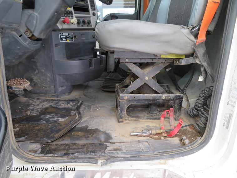 image for item DG3821 2012 Mack GU713 semi truck