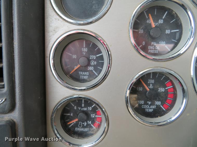 image for item DG3821 2012 Mack GU713 semi truck