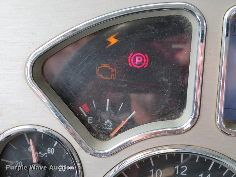 image for item DG3821 2012 Mack GU713 semi truck