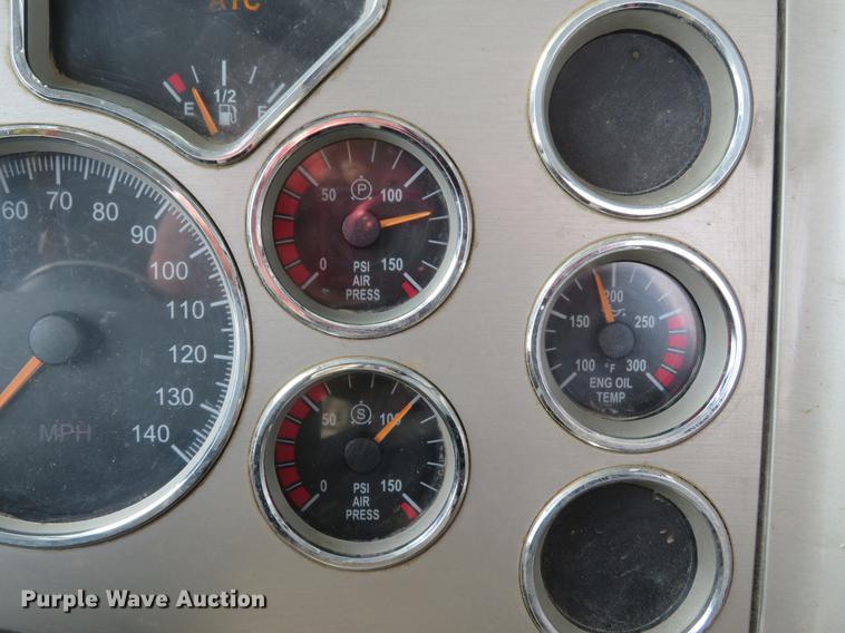 image for item DG3821 2012 Mack GU713 semi truck