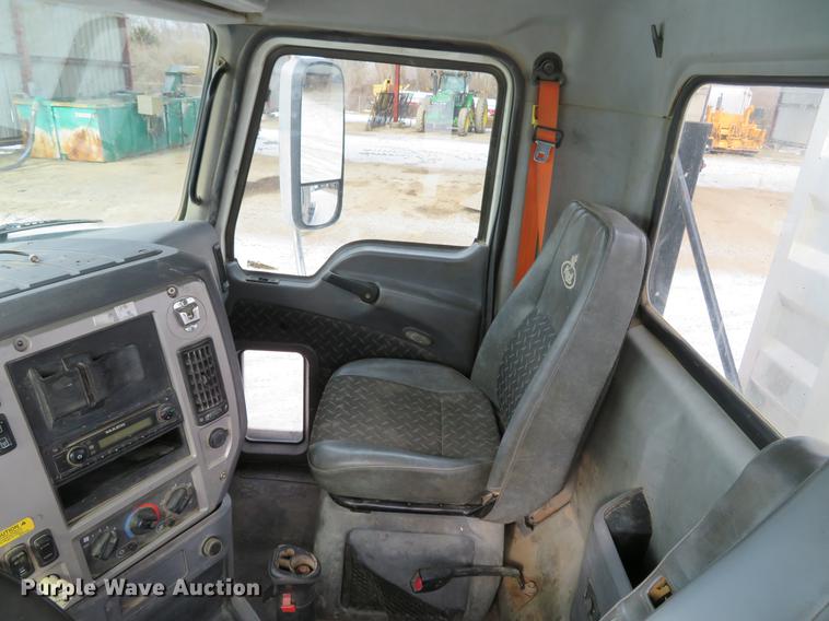 image for item DG3821 2012 Mack GU713 semi truck