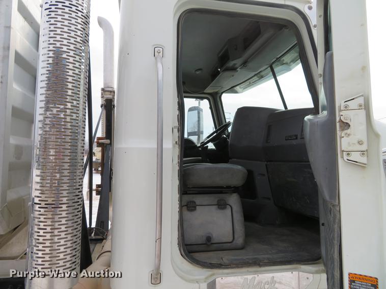 image for item DG3821 2012 Mack GU713 semi truck