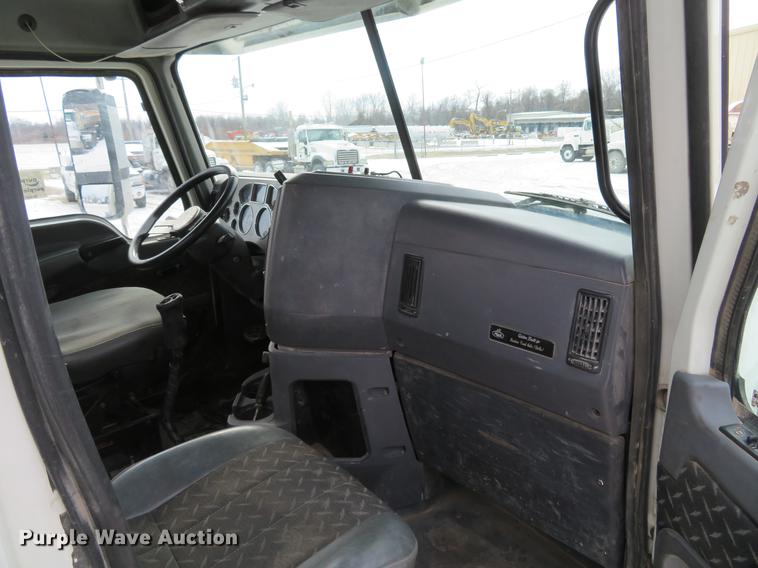 image for item DG3821 2012 Mack GU713 semi truck