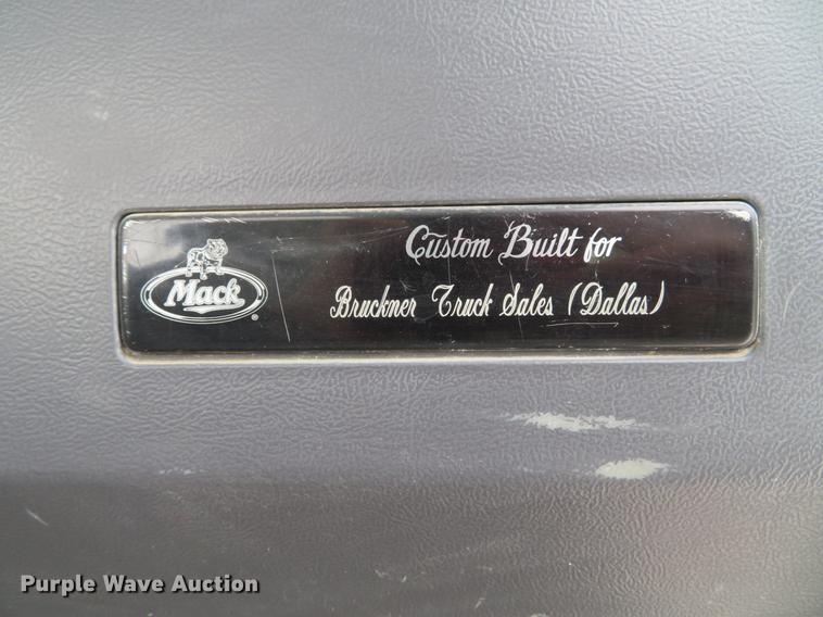 image for item DG3821 2012 Mack GU713 semi truck