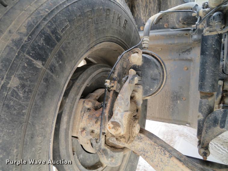 image for item DG3821 2012 Mack GU713 semi truck