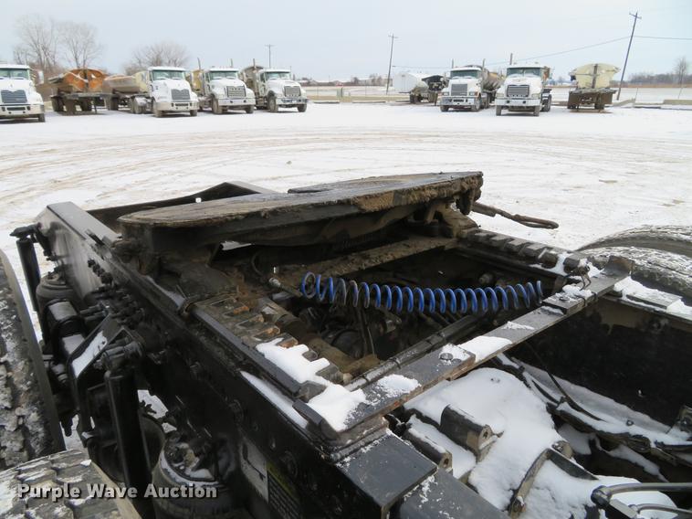 image for item DG3821 2012 Mack GU713 semi truck