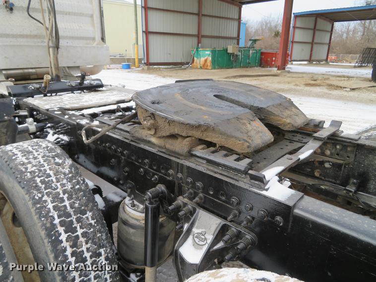 image for item DG3821 2012 Mack GU713 semi truck