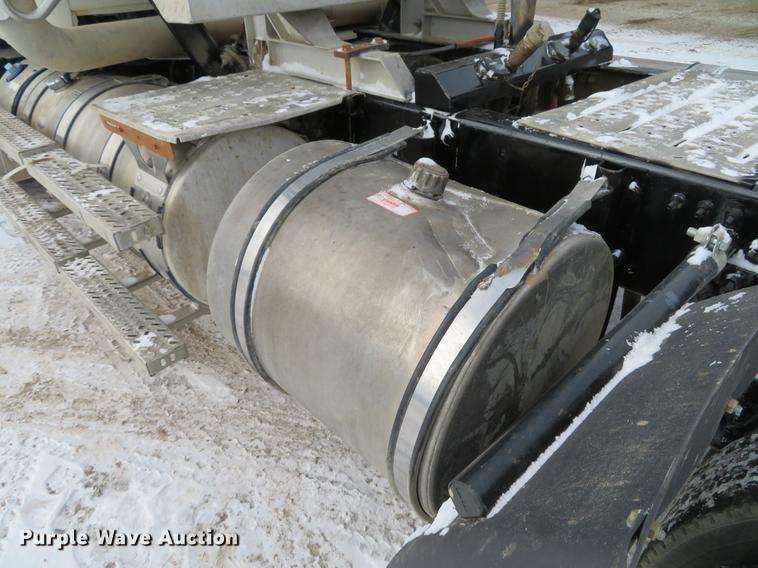 image for item DG3821 2012 Mack GU713 semi truck