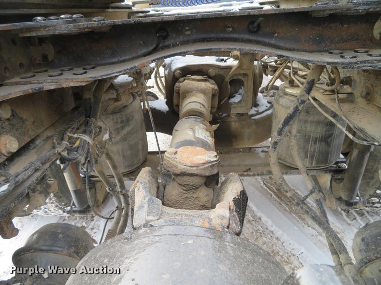 image for item DG3821 2012 Mack GU713 semi truck