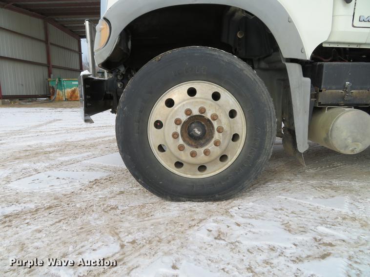 image for item DG3821 2012 Mack GU713 semi truck