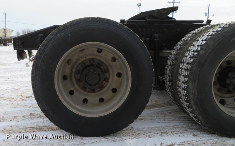 image for item DG3821 2012 Mack GU713 semi truck