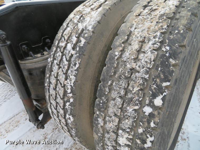 image for item DG3821 2012 Mack GU713 semi truck