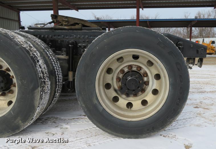 image for item DG3821 2012 Mack GU713 semi truck