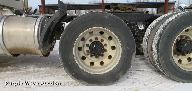 image for item DG3821 2012 Mack GU713 semi truck