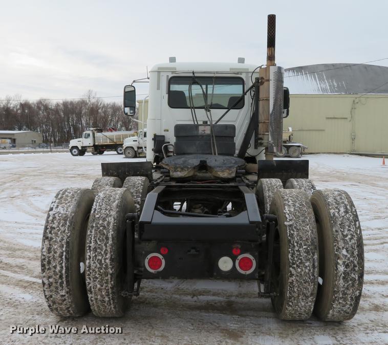 image for item DG3822 2009 Mack GU713 semi truck