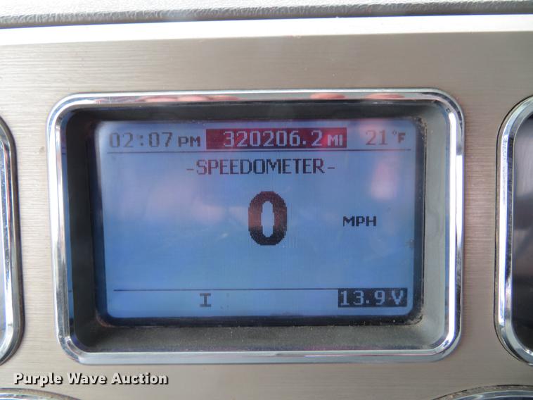 image for item DG3822 2009 Mack GU713 semi truck