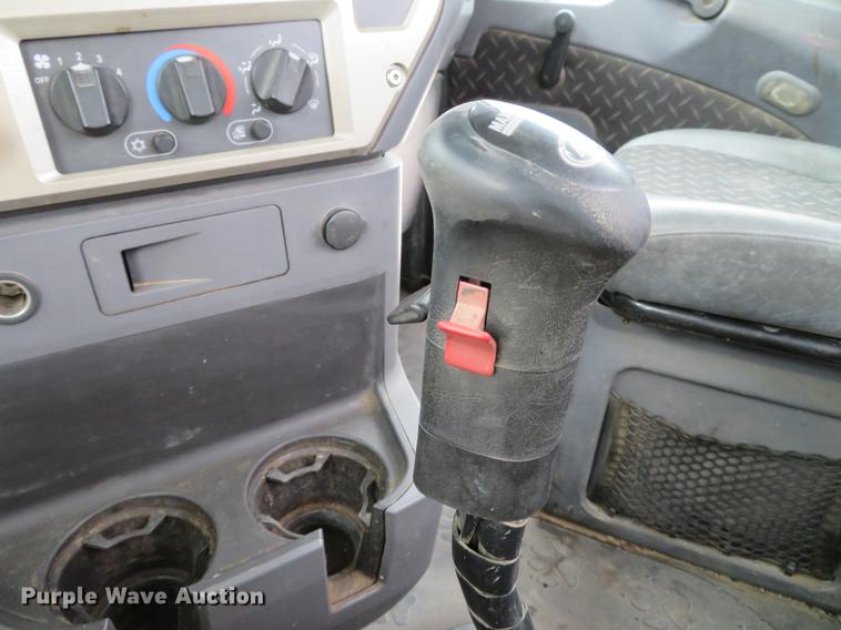 image for item DG3822 2009 Mack GU713 semi truck