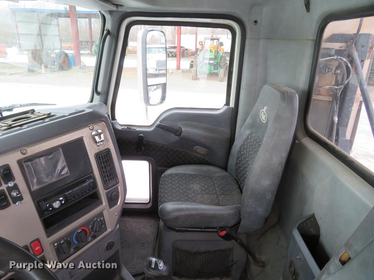 image for item DG3822 2009 Mack GU713 semi truck