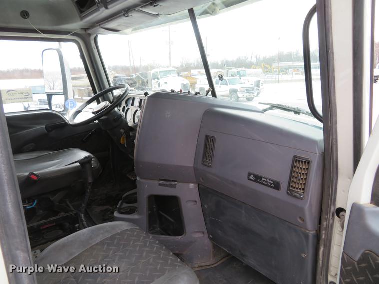 image for item DG3822 2009 Mack GU713 semi truck