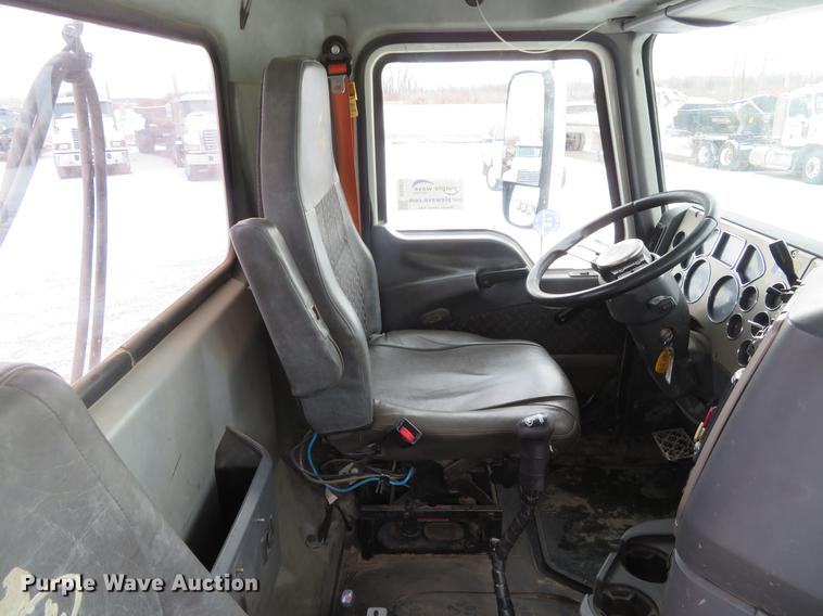 image for item DG3822 2009 Mack GU713 semi truck