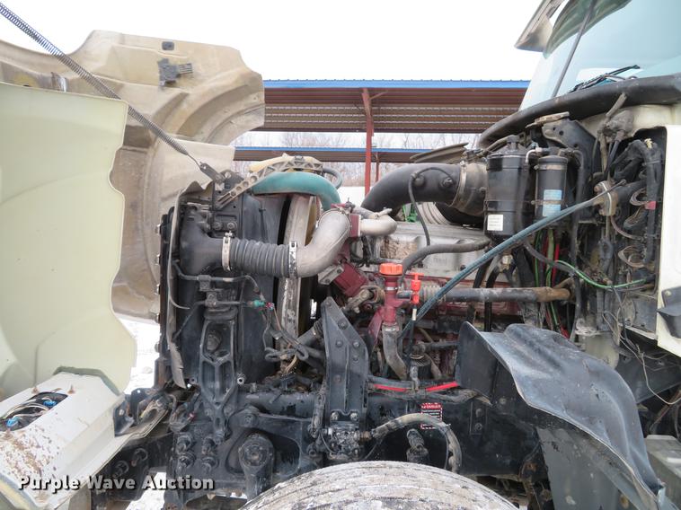 image for item DG3822 2009 Mack GU713 semi truck