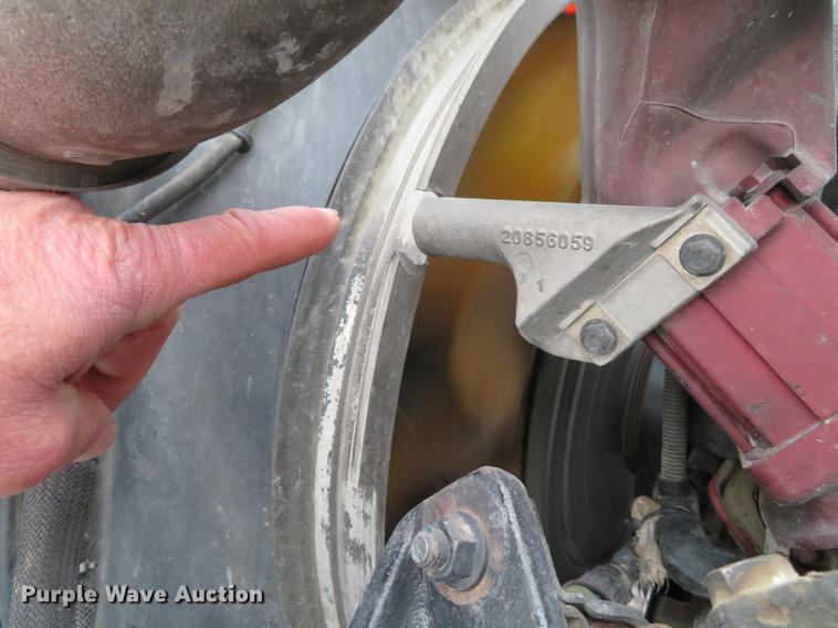 image for item DG3822 2009 Mack GU713 semi truck