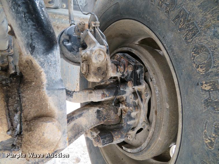 image for item DG3822 2009 Mack GU713 semi truck