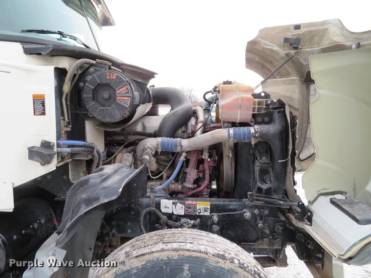 image for item DG3822 2009 Mack GU713 semi truck