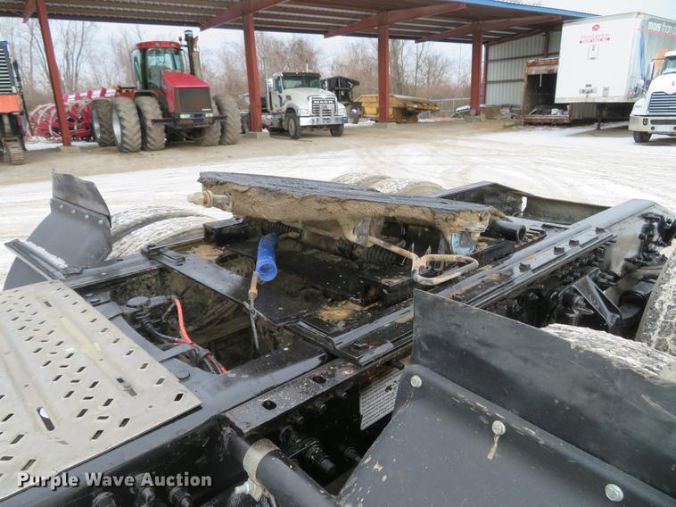 image for item DG3822 2009 Mack GU713 semi truck