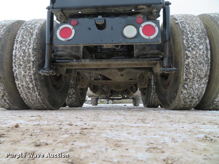 image for item DG3822 2009 Mack GU713 semi truck