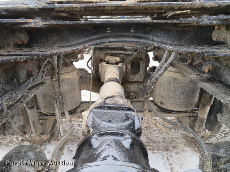 image for item DG3822 2009 Mack GU713 semi truck